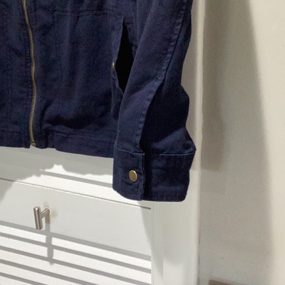 Woman's jacket - Picture 6 of 7